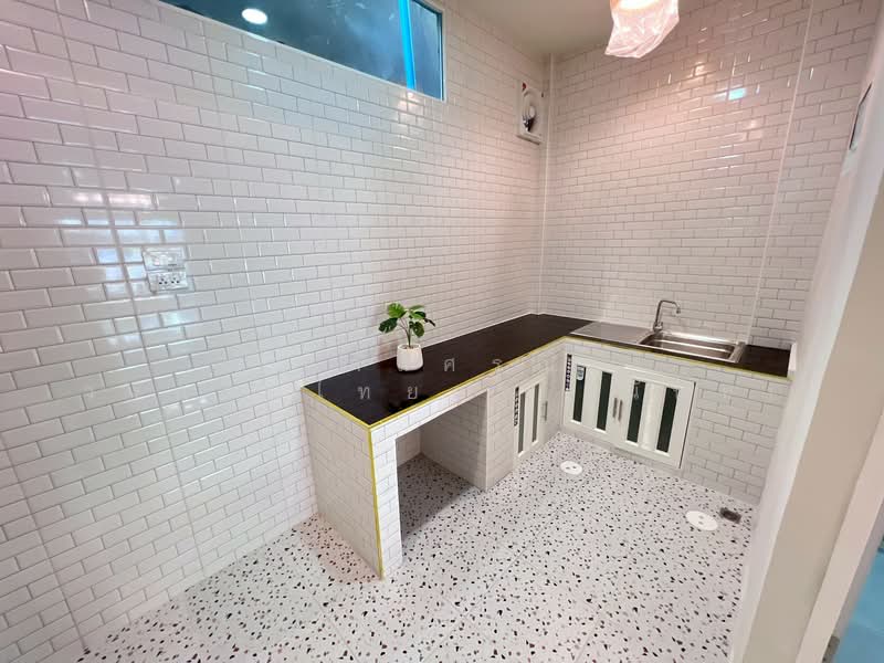 หมู่บ้านตะวันนา ซ.จตุโชติ12 ถ.สุขาภิบาล5 แขวงออเงิน เขตสายไหม กทม., กรุงเทพ, สุขาภิบาล5, ออเงิน, สายไหม, กรุงเทพ, 80 ตร.ม., ทาวน์เฮ้าส์ ขาย, โดย นภัสศรณ์ วงศ์สินไทยกร (นันท์), 500182427 - DDproperty.com