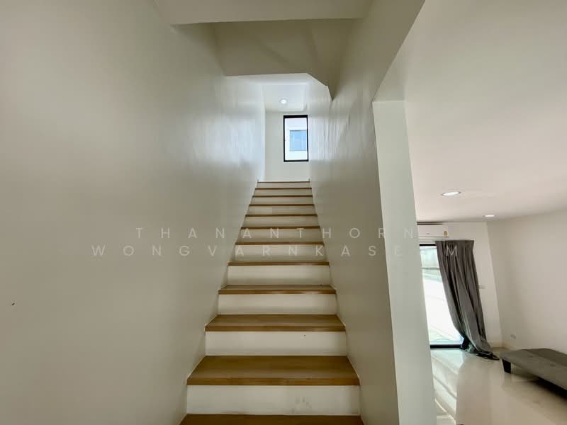 Baan Klang Muang Rama 9-Ramkhmahaeng, Bangkok, Soi Ramkhamhaeng 39, Phlapphla, Wang Thonglang, Bangkok, 3 Bedrooms, 149 sqm, Townhouse For Sale, by Thananthorn Wongvarnkaseam, 500182482 - DDproperty.com