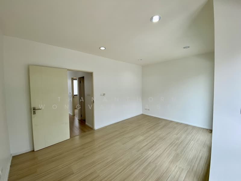 Baan Klang Muang Rama 9-Ramkhmahaeng, Bangkok, Soi Ramkhamhaeng 39, Phlapphla, Wang Thonglang, Bangkok, 3 Bedrooms, 149 sqm, Townhouse For Sale, by Thananthorn Wongvarnkaseam, 500182482 - DDproperty.com