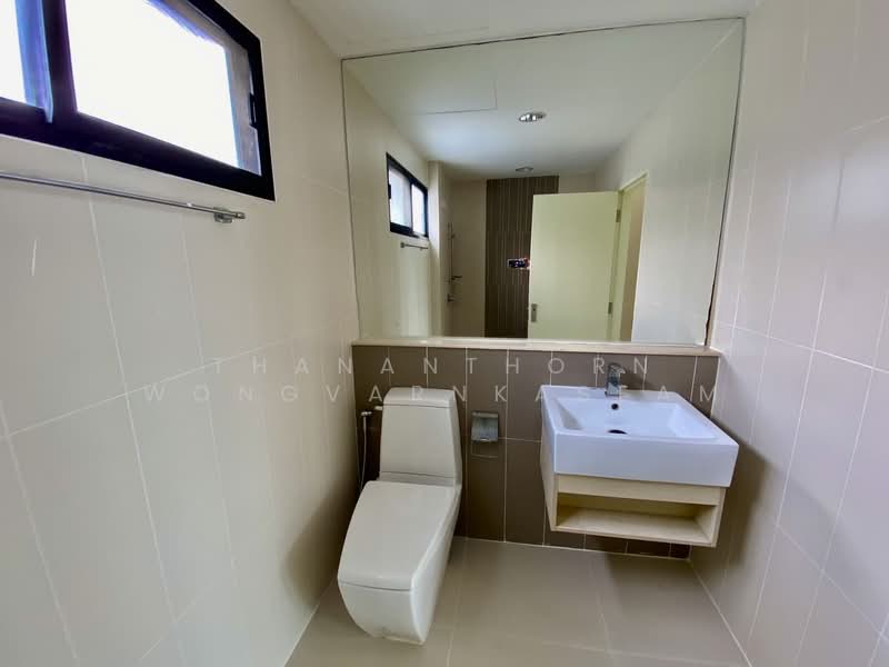 Baan Klang Muang Rama 9-Ramkhmahaeng, Bangkok, Soi Ramkhamhaeng 39, Phlapphla, Wang Thonglang, Bangkok, 3 Bedrooms, 149 sqm, Townhouse For Sale, by Thananthorn Wongvarnkaseam, 500182482 - DDproperty.com