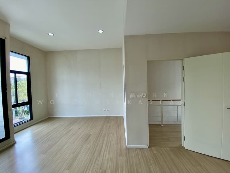 Baan Klang Muang Rama 9-Ramkhmahaeng, Bangkok, Soi Ramkhamhaeng 39, Phlapphla, Wang Thonglang, Bangkok, 3 Bedrooms, 149 sqm, Townhouse For Sale, by Thananthorn Wongvarnkaseam, 500182482 - DDproperty.com