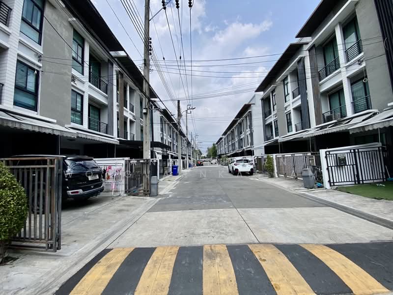 Baan Klang Muang Rama 9-Ramkhmahaeng : บ้านกลางเมือง พระราม 9-รามคำแหง, กรุงเทพ, ซอย รามคำแหง 39, พลับพลา, วังทองหลาง, กรุงเทพ, 149 ตร.ม., ทาวน์เฮ้าส์ ขาย, โดย Thananthorn Wongvarnkaseam, 500182482 - DDproperty.com