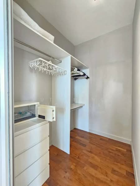 Siri Residence, Bangkok, 21 Soi Sukhumvit 24, Khong Tan, Khlong Toei, Bangkok, 2 Bedrooms, 104 sqm, Condo For Rent, by Suthipong Prucksalai, 500182529 - DDproperty.com