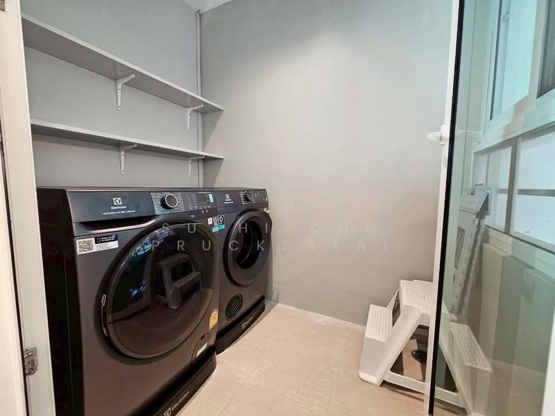 Siri Residence, Bangkok, 21 Soi Sukhumvit 24, Khong Tan, Khlong Toei, Bangkok, 2 Bedrooms, 104 sqm, Condo For Rent, by Suthipong Prucksalai, 500182529 - DDproperty.com