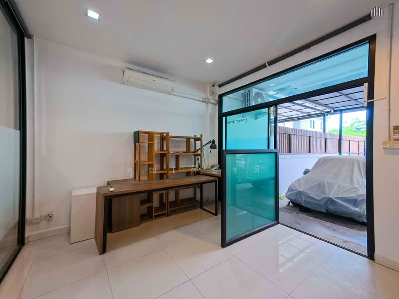 ขาย - ขายถูกโฮมออฟฟิศขนาด 50 ตร.ว ใช้สอย 147.55 ตร.ม ทำเลเชื่อมต่อลาดพร้าวเลียบด่วนรามอินทราเหมาะธุรกิจ, กรุงเทพ