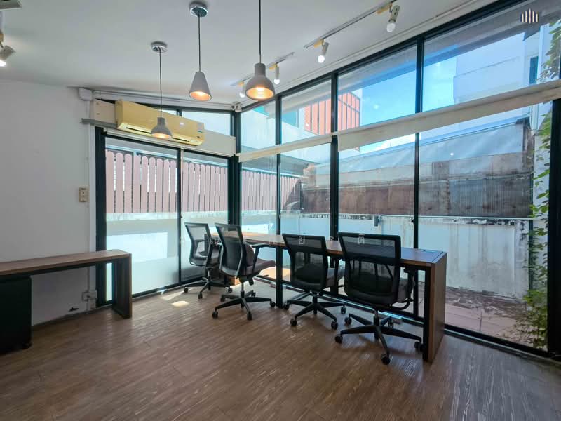 ขายถูกโฮมออฟฟิศขนาด 50 ตร.ว ใช้สอย 147.55 ตร.ม ทำเลเชื่อมต่อลาดพร้าวเลียบด่วนรามอินทราเหมาะธุรกิจ, Bangkok, ถนนนาคนิวาส, Din Daeng, Din Daeng, Bangkok, , 148 sqm, Office Space For Sale, by คุณเกียรติ, 500182616 - DDproperty.com