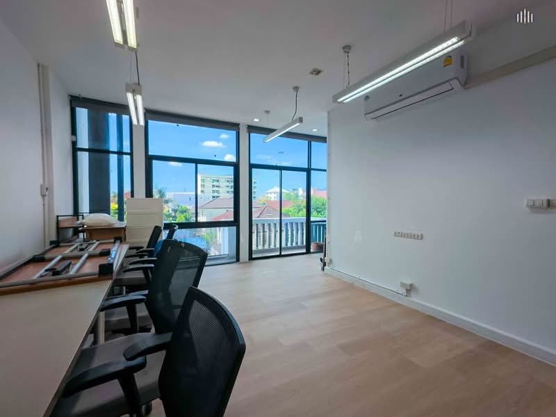 ขาย - ขายถูกโฮมออฟฟิศขนาด 50 ตร.ว ใช้สอย 147.55 ตร.ม ทำเลเชื่อมต่อลาดพร้าวเลียบด่วนรามอินทราเหมาะธุรกิจ, กรุงเทพ