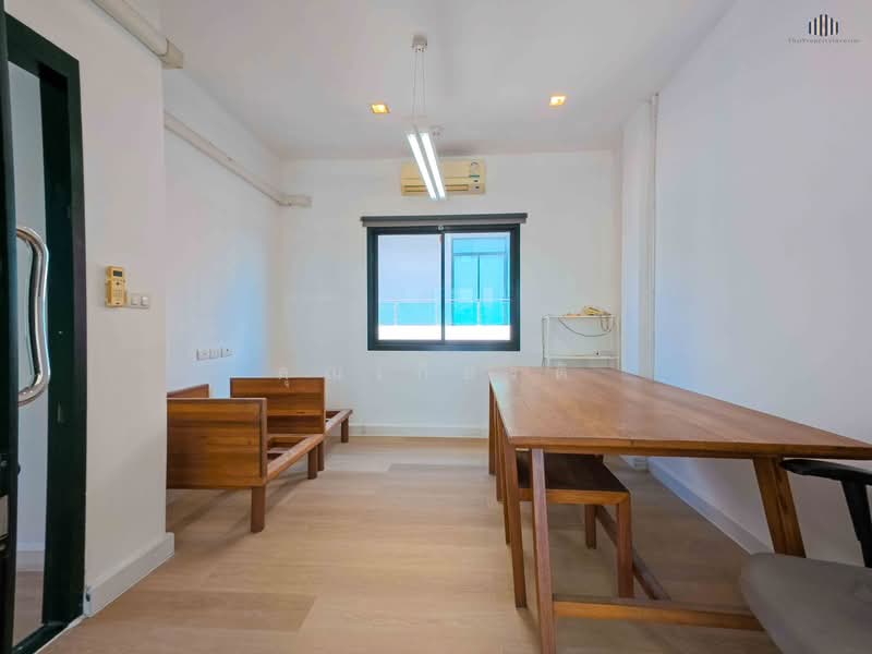 ขายถูกโฮมออฟฟิศขนาด 50 ตร.ว ใช้สอย 147.55 ตร.ม ทำเลเชื่อมต่อลาดพร้าวเลียบด่วนรามอินทราเหมาะธุรกิจ, Bangkok, ถนนนาคนิวาส, Din Daeng, Din Daeng, Bangkok, , 148 sqm, Office Space For Sale, by คุณเกียรติ, 500182616 - DDproperty.com