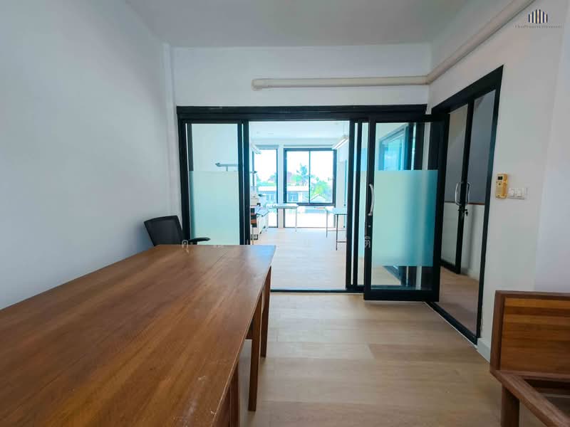 ขายถูกโฮมออฟฟิศขนาด 50 ตร.ว ใช้สอย 147.55 ตร.ม ทำเลเชื่อมต่อลาดพร้าวเลียบด่วนรามอินทราเหมาะธุรกิจ, Bangkok, ถนนนาคนิวาส, Din Daeng, Din Daeng, Bangkok, , 148 sqm, Office Space For Sale, by คุณเกียรติ, 500182616 - DDproperty.com