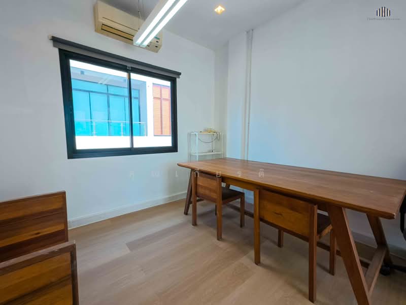 ขายถูกโฮมออฟฟิศขนาด 50 ตร.ว ใช้สอย 147.55 ตร.ม ทำเลเชื่อมต่อลาดพร้าวเลียบด่วนรามอินทราเหมาะธุรกิจ, Bangkok, ถนนนาคนิวาส, Din Daeng, Din Daeng, Bangkok, , 148 sqm, Office Space For Sale, by คุณเกียรติ, 500182616 - DDproperty.com