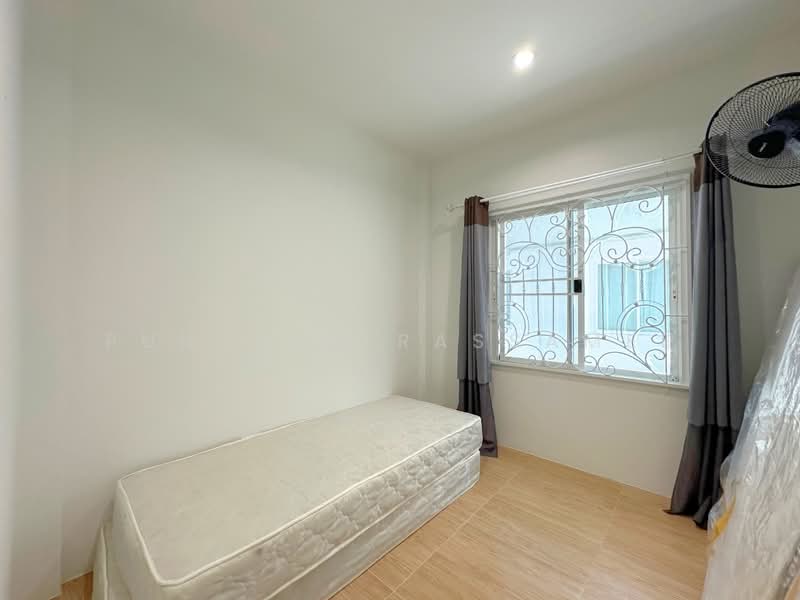 Baan Thongsiri 3 Baan Kluay-Sai Noi, Nonthaburi, Baan Kluai-Sai Noi Road, Sai Yai, Sai Noi, Nonthaburi, 3 Bedrooms, 130 sqm, Townhouse For Sale, by Punpapa Rassamee, 500182628 - DDproperty.com