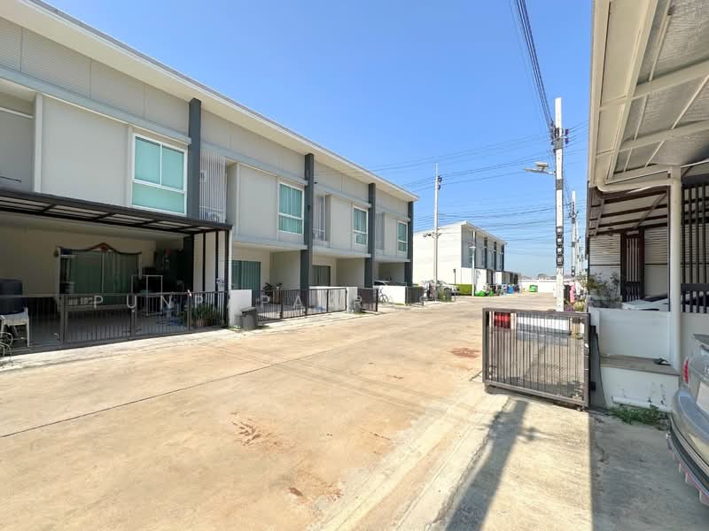 Baan Thongsiri 3 Baan Kluay-Sai Noi, Nonthaburi, Baan Kluai-Sai Noi Road, Sai Yai, Sai Noi, Nonthaburi, 3 Bedrooms, 130 sqm, Townhouse For Sale, by Punpapa Rassamee, 500182628 - DDproperty.com