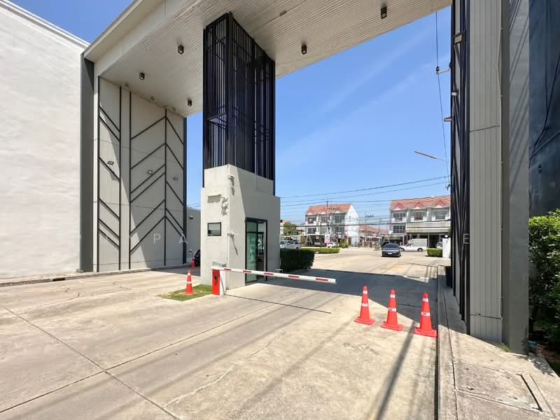 Baan Thongsiri 3 Baan Kluay-Sai Noi, Nonthaburi, Baan Kluai-Sai Noi Road, Sai Yai, Sai Noi, Nonthaburi, 3 Bedrooms, 130 sqm, Townhouse For Sale, by Punpapa Rassamee, 500182628 - DDproperty.com