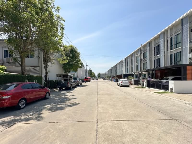 Baan Thongsiri 3 Baan Kluay-Sai Noi, Nonthaburi, Baan Kluai-Sai Noi Road, Sai Yai, Sai Noi, Nonthaburi, 3 Bedrooms, 130 sqm, Townhouse For Sale, by Punpapa Rassamee, 500182628 - DDproperty.com