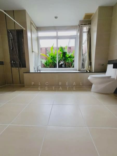 House 5 Bedroom for Rent in Thung Klom Tanman East Pattaya, Chon Buri (Pattaya), Bang Lamung, Bang Lamung (Pattaya), Chon Buri (Pattaya), 5 Bedrooms, 280 sqm, Single Detached House For Rent, by PLC real estate, 500182635 - DDproperty.com