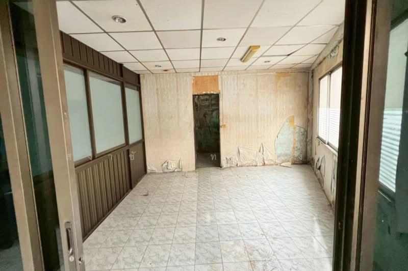 ถนนสุคนธสวัสดิ์ แขวงลาดพร้าว เขตบางกะปิ กทม. 10240, Bangkok, สุคนธสวัสดิ์, Khlong Chan, Bang Kapi, Bangkok, 3 Bedrooms, 150 sqm, Townhouse For Sale, by สง่าชัย ไทรทองคำ, 500182648 - DDproperty.com