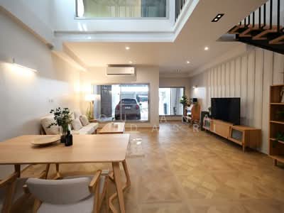 ขาย - ทาวน์เฮ้าส์ 3-ห้องนอน, กรุงเทพ