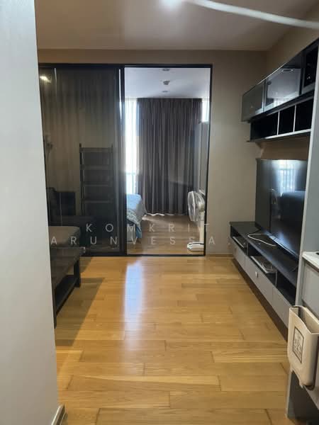 Noble Revo Silom, Bangkok, 88 Soi Surasak Surasak Road, Silom, Bang Rak, Bangkok, 1 Bedroom, 34 sqm, Condo For Rent, by Komkrit  Arunvessased , 500182663 - DDproperty.com