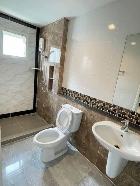 Golden Village Onnut-Pattanakan, Bangkok, Soi On Nut 65 Yak14, Prawet, Prawet, Bangkok, 4 Bedrooms, 134 sqm, Single Detached House For Sale, by Suthasin Boonkong, 500182675 - DDproperty.com