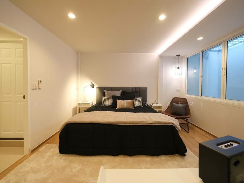 3-BR Townhouse, Bangkok, Khlong Tan Nua, Watthana, Bangkok, 3 Bedrooms, 150 sqm, Townhouse For Sale, by Rojjana Jindasri, 500182690 - DDproperty.com