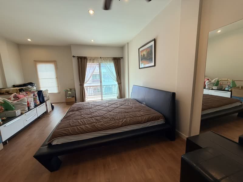 ขายทาวน์โฮมใกล้ BTS บางหว้า เดอะเมทโทร สาทร 3 ห้องนอน ทำเลศักยภาพ, Bangkok, ถนนกัลปพฤกษ์, Bang Wa, Phasi Charoen, Bangkok, 3 Bedrooms, 168 sqm, Townhouse For Sale, by คุณเบล, 500182699 - DDproperty.com