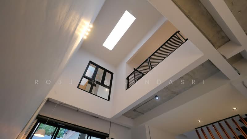 3-BR Townhouse, Bangkok, Khlong Tan Nua, Watthana, Bangkok, 3 Bedrooms, 225 sqm, Townhouse For Sale, by Rojjana Jindasri, 500182720 - DDproperty.com