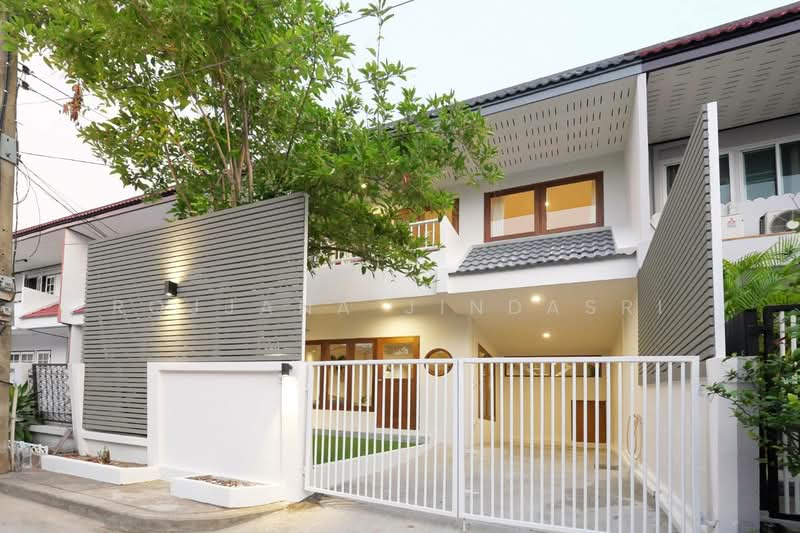3-BR House, Bangkok, Khlong Tan Nua, Watthana, Bangkok, 3 Bedrooms, 165 sqm, Single Detached House For Sale, by Rojjana Jindasri, 500182723 - DDproperty.com