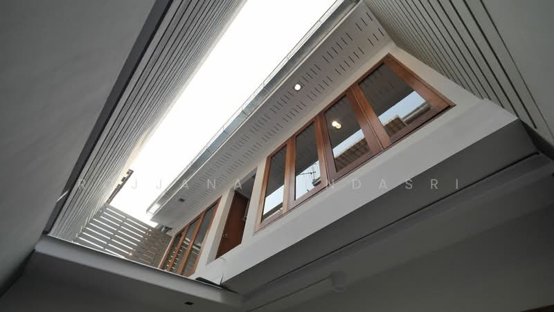 3-BR House, Bangkok, Khlong Tan Nua, Watthana, Bangkok, 3 Bedrooms, 165 sqm, Single Detached House For Sale, by Rojjana Jindasri, 500182723 - DDproperty.com