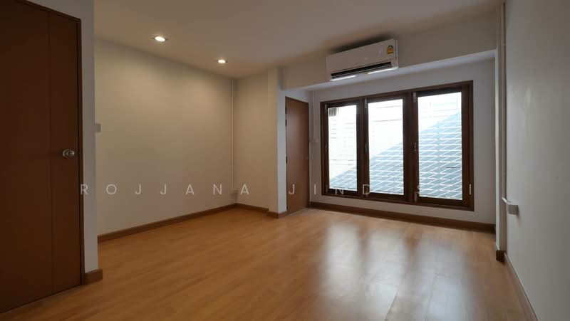3-BR House, Bangkok, Khlong Tan Nua, Watthana, Bangkok, 3 Bedrooms, 165 sqm, Single Detached House For Sale, by Rojjana Jindasri, 500182723 - DDproperty.com