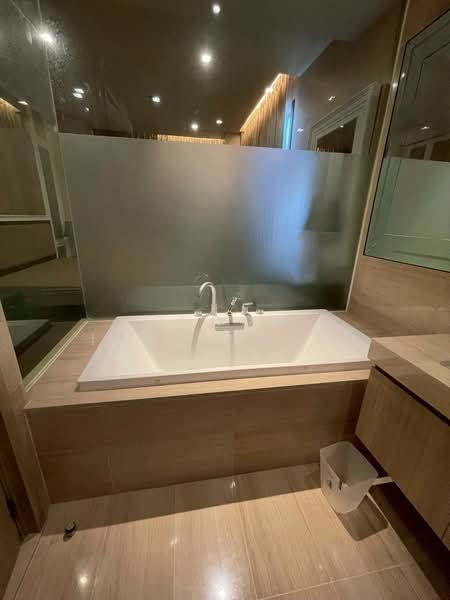 The XXXIX By Sansiri, Bangkok, 300 Soi Sukhumvit 39, Khlong Tan Nua, Watthana, Bangkok, 2 Bedrooms, 90 sqm, Condo For Rent, by Phoom Imruangsri, 500182751 - DDproperty.com