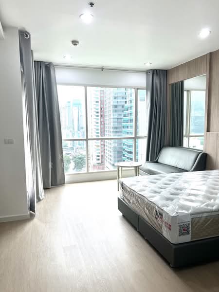 The Address Chidlom, Bangkok, Ploenchit Road, Lumphini, Pathum Wan, Bangkok, 1 Bedroom, 40 sqm, Condo For Rent, by Komkrit  Arunvessased , 500182753 - DDproperty.com