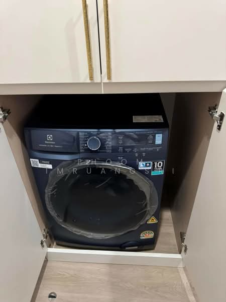 Noble State 39, Bangkok, 35 Soi Sukhumvit 39, Khlong Tan Nua, Watthana, Bangkok, 1 Bedroom, 35 sqm, Condo For Rent, by Phoom Imruangsri, 500182775 - DDproperty.com