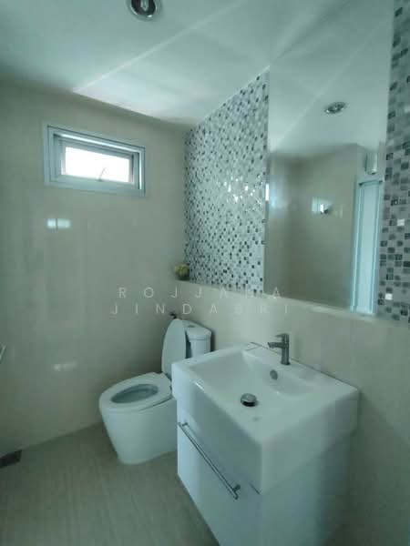 Life Ratchadapisek, Bangkok, 279 Ratchadapisaek Road, Huai Khwang, Huai Khwang, Bangkok, 2 Bedrooms, 56 sqm, Condo For Sale, by Rojjana Jindasri, 500182779 - DDproperty.com