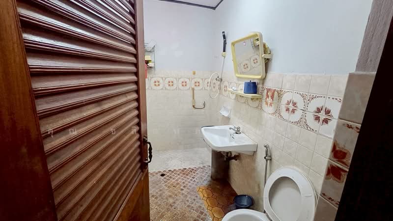 ทาวน์เฮ้าส์ การเคหะทุ่งสองห้อง หลักสี่, Bangkok, กำแพงเพชร 6, Thung Song Hong, Lak Si, Bangkok, 2 Bedrooms, 120 sqm, Townhouse For Sale, by คุณ ชลิตพล ( พล ), 500182788 - DDproperty.com