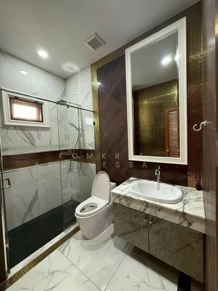 4-BR House, Bangkok, Thung Song Hong, Lak Si, Bangkok, 4 Bedrooms, 750 sqm, Single Detached House For Rent, by Komkrit  Arunvessased , 500182794 - DDproperty.com