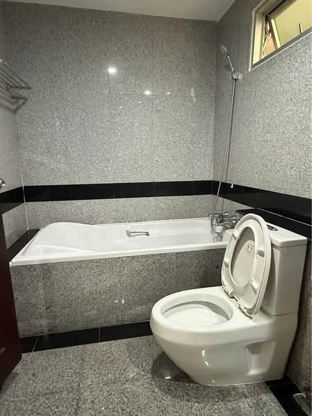 Grand Langsuan, Bangkok, Soi Lang Suan ,Ploenchit Road, Lumphini, Pathum Wan, Bangkok, 3 Bedrooms, 150 sqm, Condo For Rent, by Phoom Imruangsri, 500182850 - DDproperty.com