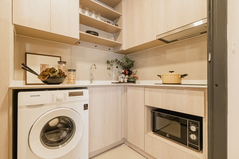 FLO by Sansiri, Bangkok, Somdet Chaopraya Road, Khlong San, Khlong San, Bangkok, 2 Bedrooms, 64 sqm, Condo For Sale, by Kay Tippayanet, 500182938 - DDproperty.com