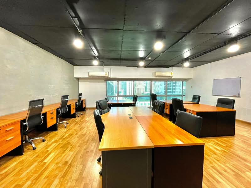 Sukhumvit Suite, Bangkok, 19 Soi Sukhumvit 13, Khlongtoei Nua, Watthana, Bangkok, 1 Bedroom, 125 sqm, Condo For Rent, by Thanyalak Premputtiphan, 500183240 - DDproperty.com