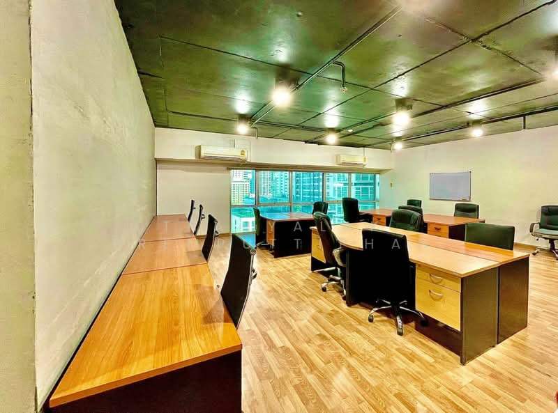 Sukhumvit Suite, Bangkok, 19 Soi Sukhumvit 13, Khlongtoei Nua, Watthana, Bangkok, 1 Bedroom, 125 sqm, Condo For Sale, by Thanyalak Premputtiphan, 500183258 - DDproperty.com