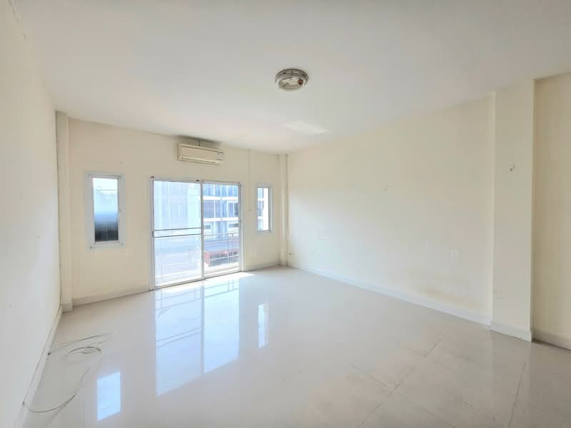 หมู่บ้านเดอะเซ็นทรัล3 อัสสัมชัญ-ศรีราชา (The Central3 Assumption-Sriracha) ชลบุรี, ชลบุรี, สุรศักดิ์, ศรีราชา, ชลบุรี, 151 ตร.ม., ตึกแถว-อาคารพาณิชย์ ขาย, โดย The Best Property  เปิ้ล, 500183406 - DDproperty.com