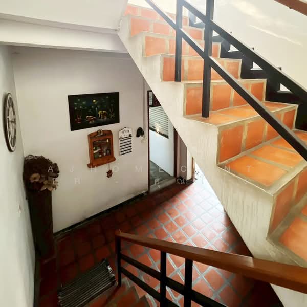 อาคารพาณิชย์2ชั้น 3คูหา ภายในตีทะลุ ขนาด92ตรว. ติดถนนซอยหมู่บ้านเศรษฐกิจ37, Bangkok, Bang Kae Nua, Bang Khae, Bangkok, , 463 sqm, Shophouse For Sale, by AJHOMECENTER - คุณโป้ง, 500183417 - DDproperty.com