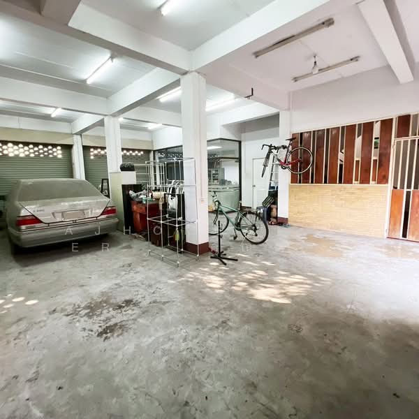 อาคารพาณิชย์2ชั้น 3คูหา ภายในตีทะลุ ขนาด92ตรว. ติดถนนซอยหมู่บ้านเศรษฐกิจ37, Bangkok, Bang Kae Nua, Bang Khae, Bangkok, , 463 sqm, Shophouse For Sale, by AJHOMECENTER - คุณโป้ง, 500183417 - DDproperty.com