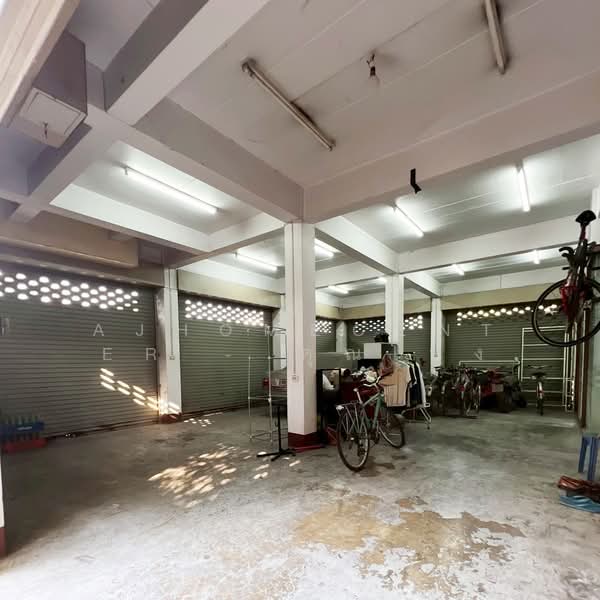 อาคารพาณิชย์2ชั้น 3คูหา ภายในตีทะลุ ขนาด92ตรว. ติดถนนซอยหมู่บ้านเศรษฐกิจ37, กรุงเทพ, บางแคเหนือ, บางแค, กรุงเทพ, 463 ตร.ม., ตึกแถว-อาคารพาณิชย์ ขาย, โดย AJHOMECENTER - คุณโป้ง, 500183417 - DDproperty.com