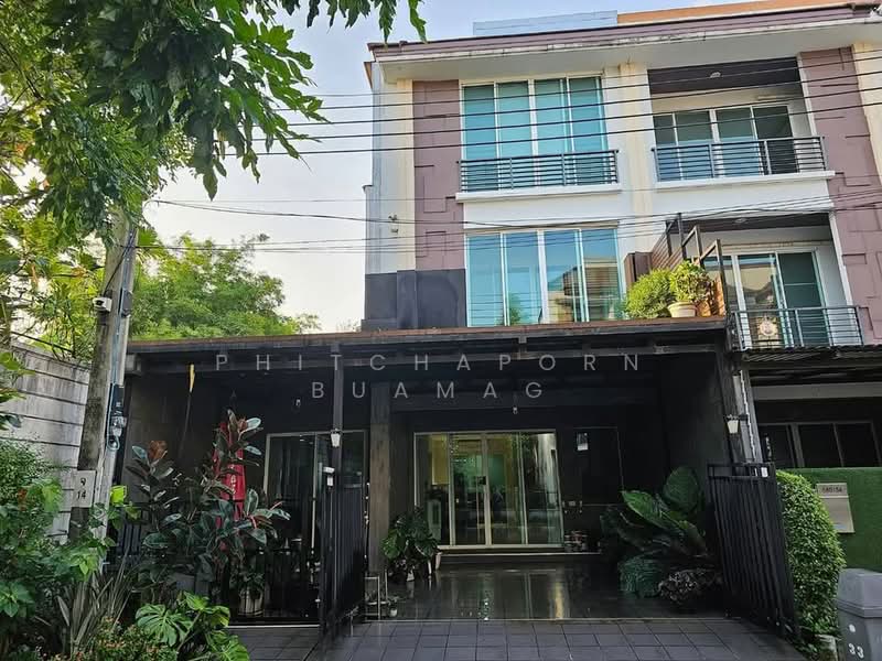 Baan Klang Muang Ladprao 87, Bangkok, Soi Ladprao 87, Khlong Chaokhun Sing, Wang Thonglang, Bangkok, 3 Bedrooms, 204 sqm, Townhouse For Sale, by Phitchaporn Buamag, 500183433 - DDproperty.com