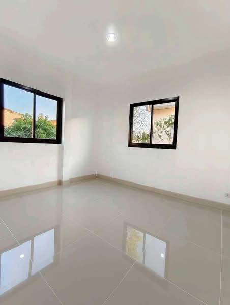 Budsarin Wongwaen-Rattanathibet, Nonthaburi, Ban Kluai-Sai Noi Road, Phimonrat, Bang Bua Thong, Nonthaburi, 4 Bedrooms, 126 sqm, Townhouse For Sale, by สรภพ ยอดไชย (สีฝุ่น), 500183442 - DDproperty.com