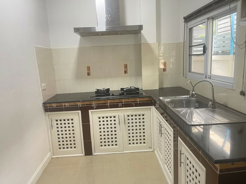 The Emerald Garden & Sport Club, Nonthaburi, Ratchaphruek Road, Bang Phlap, Pak Kret, Nonthaburi, 3 Bedrooms, 240 sqm, Single Detached House For Rent, by ปรินทร์ญาดา ชิณโชติ, 500183464 - DDproperty.com