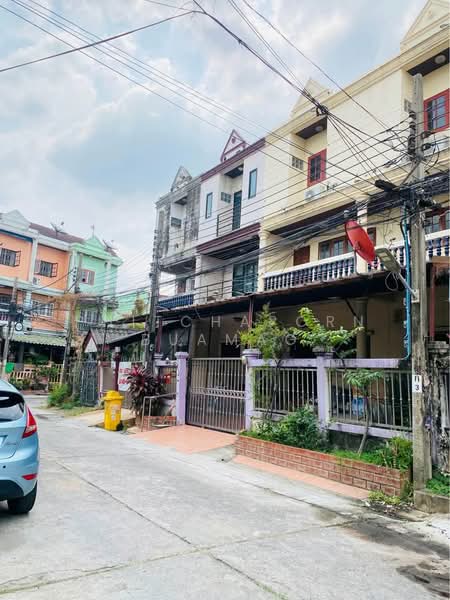 4-BR Townhouse, Bangkok, Suan Luang, Suan Luang, Bangkok, 4 Bedrooms, 325 sqm, Townhouse For Sale, by Phitchaporn Buamag, 500183474 - DDproperty.com