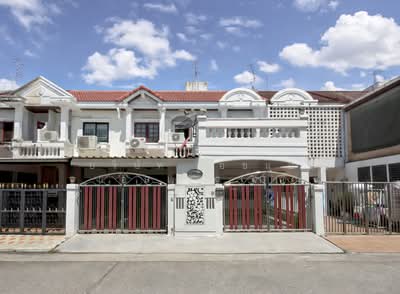 ขาย - ทาวน์เฮ้าส์ 2 หลังตีทะลุ หมู่บ้าน นันทนาการ์เด้น 2 ท่าอิฐ, นนทบุรี