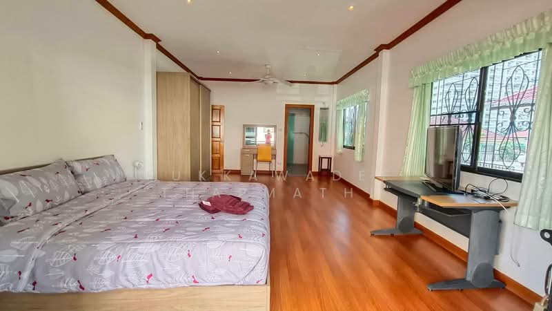 Royal Park Village, Chon Buri (Pattaya), Nong Pru, Bang Lamung (Pattaya), Chon Buri (Pattaya), 4 Bedrooms, 240 sqm, Single Detached House For Rent, by Pukkawadee Thapmathi, 500183604 - DDproperty.com