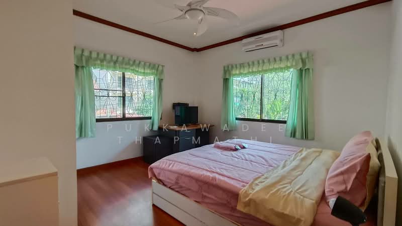 Royal Park Village, Chon Buri (Pattaya), Nong Pru, Bang Lamung (Pattaya), Chon Buri (Pattaya), 4 Bedrooms, 240 sqm, Single Detached House For Rent, by Pukkawadee Thapmathi, 500183604 - DDproperty.com